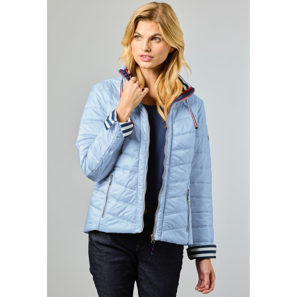 Junge Elizabeth Kv. 66 52-Sky